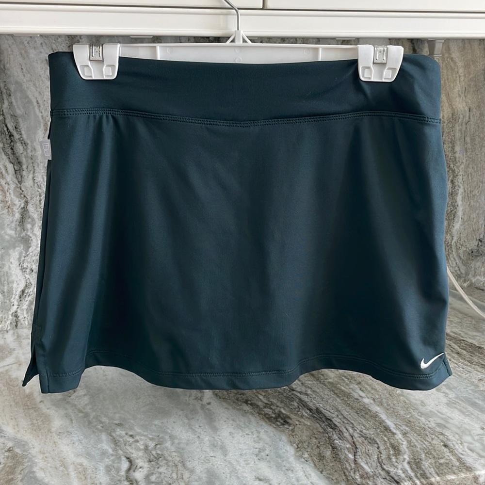 Nike dri-fit tennis skirt size M gray